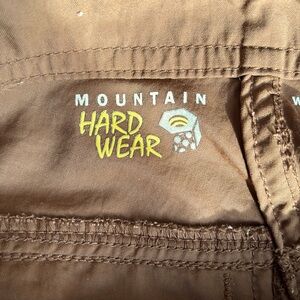 Mountain Hardwear Brown Capri Pants, quick dry pants Sz 4. Great for hiking 🚣 ⛺️
